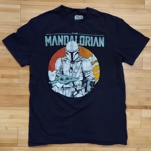 Star Wars The Mandalorian Graphic T-Shirt Grogu/The Child Size Medium